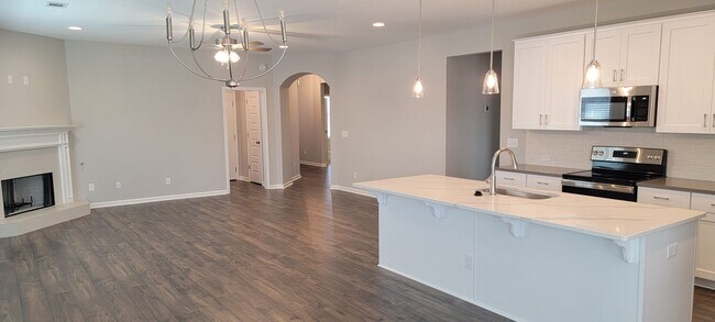 Photo - BEAUTIFUL HOME in the Desirable Hedgefield subdivision in Prattville.