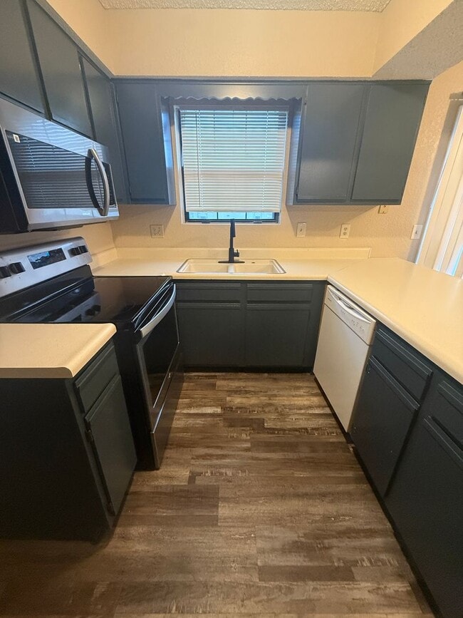 Photo - 708-710 SW 37th St Duplex Unidad 710 SW 37th St