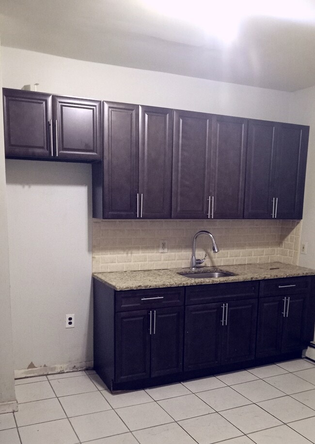 Building Photo - 267 Ellis Ave Unit 001 Rental