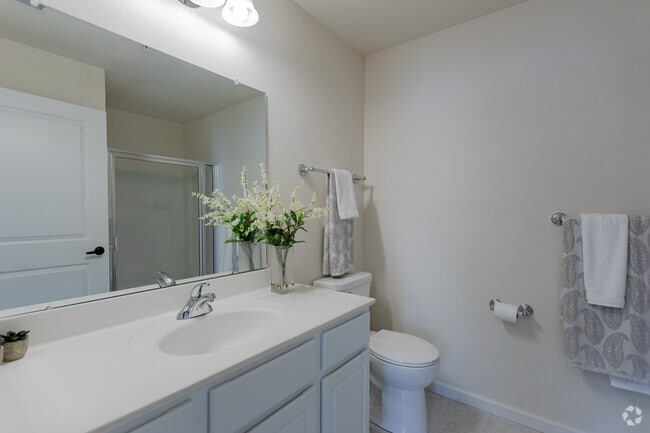 2BR, 2BA - Coach