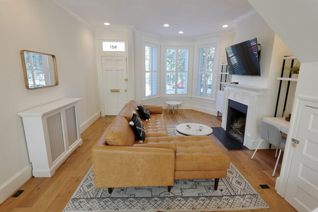 Photo - 921 South Carolina Ave SE Apartamento Unidad FL1-ID1055501P