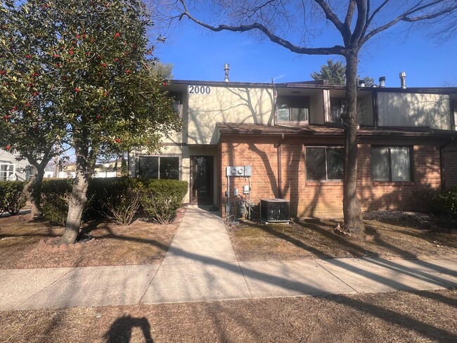 Photo - 2009 Greenwood Dr House