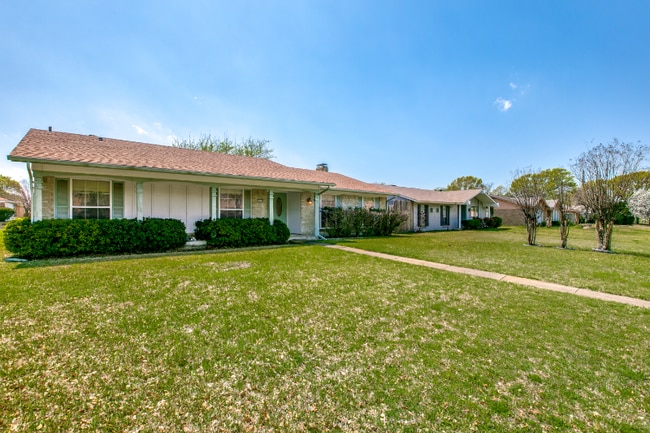 Photo - 1312 E Spring Valley Rd House