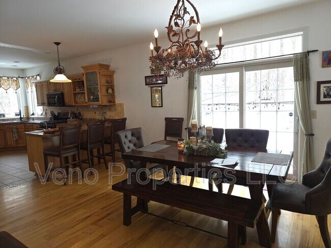 Photo - 1023 Packer Rd