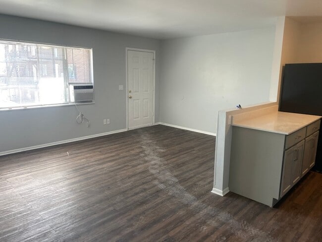 Photo - 436 3335 S Unit 1