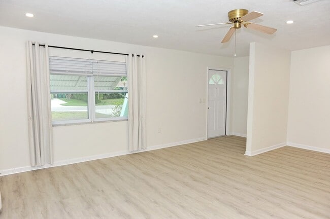 Photo - Naples Park - 3 Bedroom/2 Bath - Annual Re... Casa