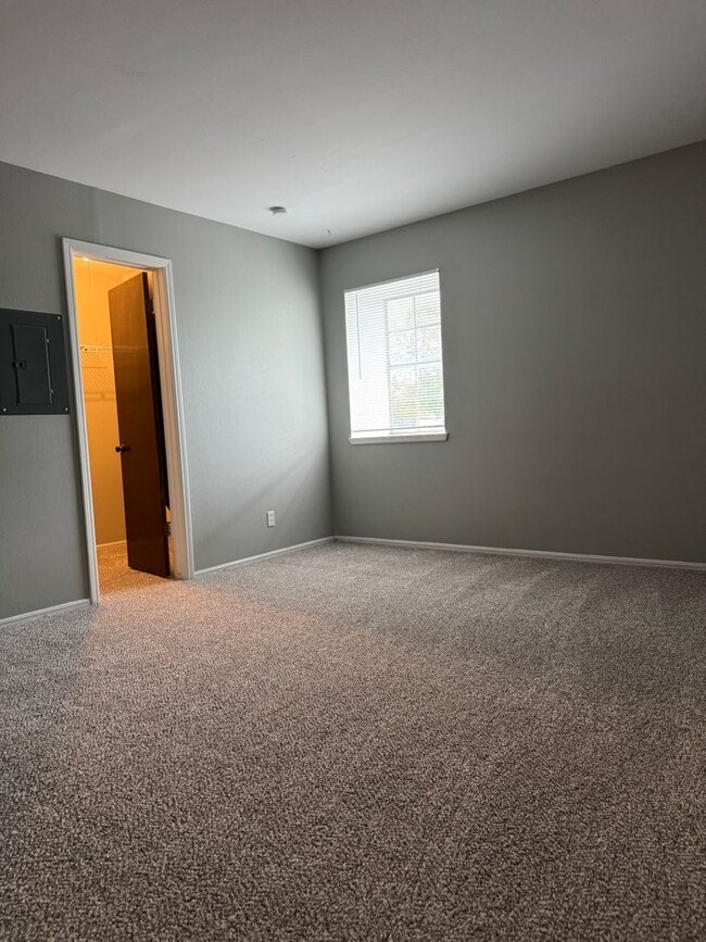 Photo - 1 Bedroom 1 Bath Apartment Available