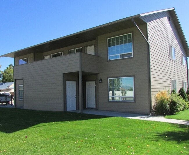 Building Photo - 1034 Main St Unit 1 Rental