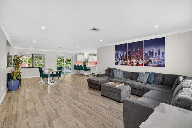 Photo - 407 SE 5th St