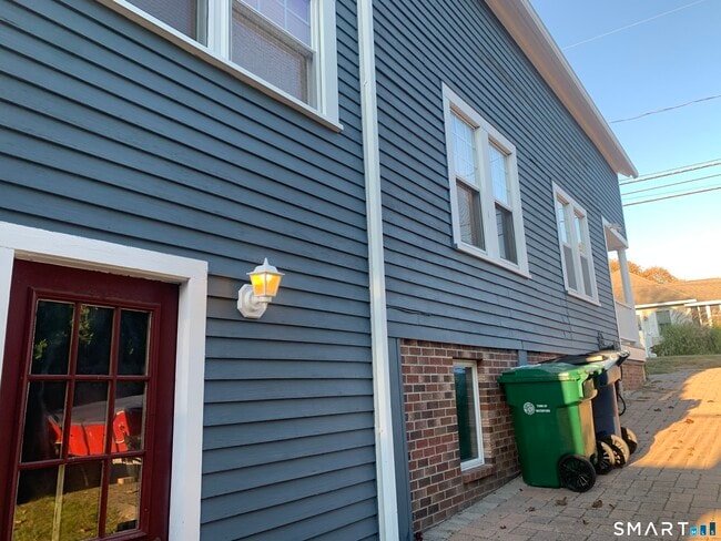 70 New Shore Rd