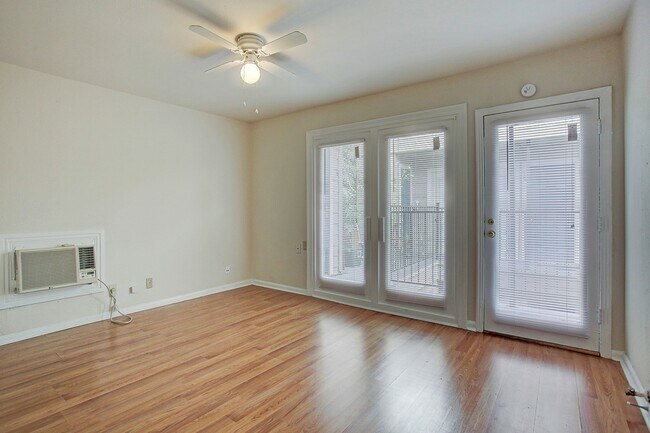 Photo - 2202 Park St Unit 08