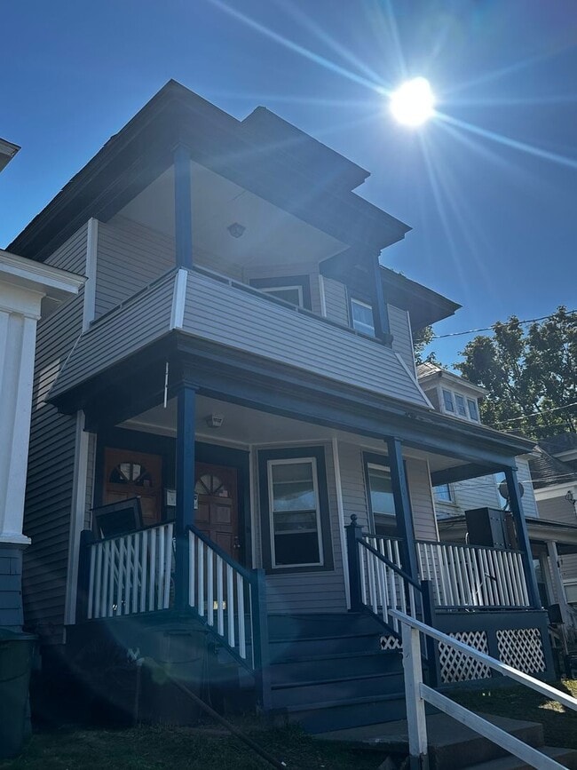 Photo - 310 Division St