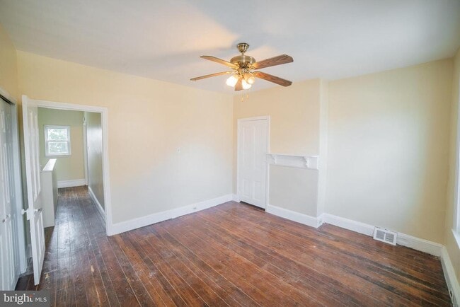 Photo - 2427 E Allegheny Ave Unit 2