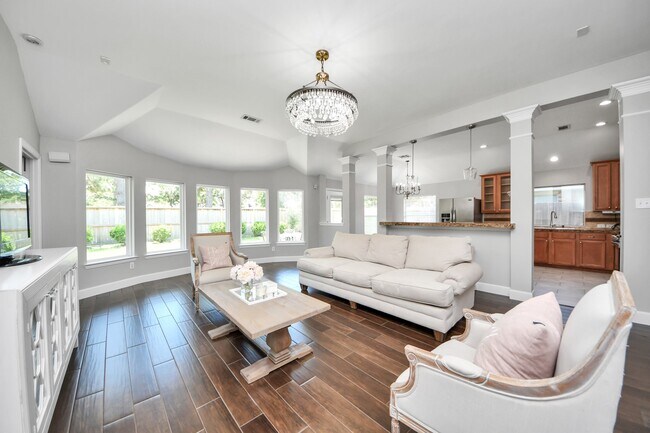 Photo - 18027 Parkwille Ln