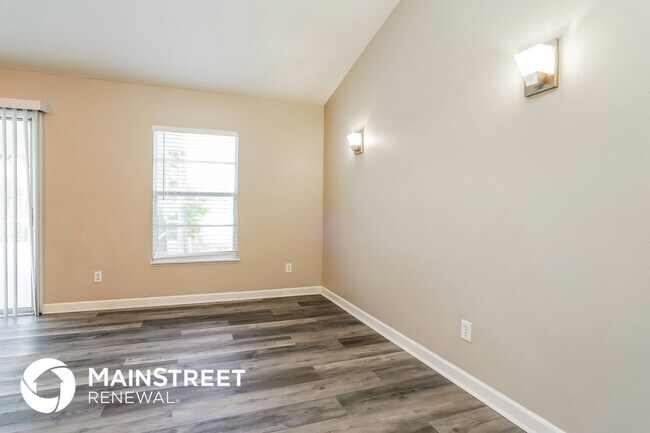 Photo - 124 NE 7th Ave
