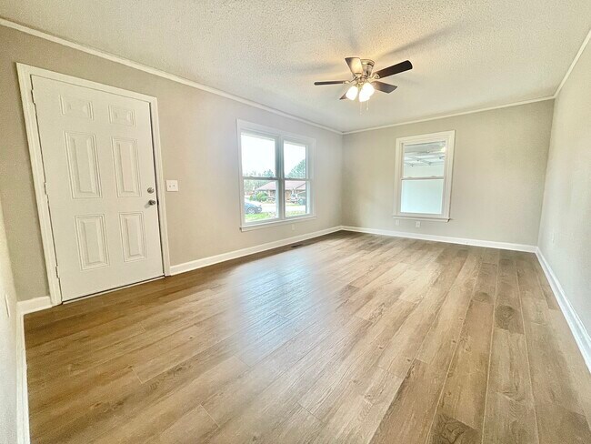 Photo - 3515 Deerwood Trail