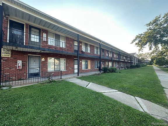 Building Photo - 4535 Cadieux Rd