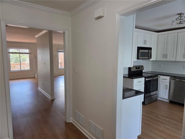 Photo - 1409 Old Virginia Ct SE