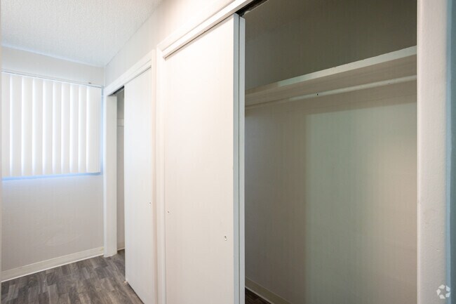 Studio - 420SF