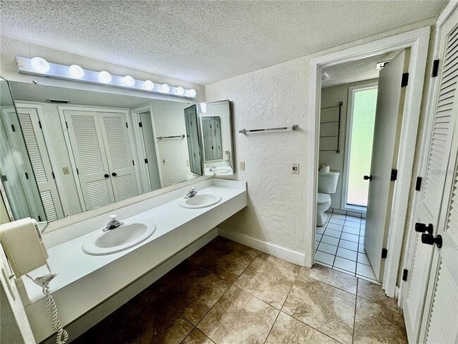 Photo - 3353 Camelot Dr Unidad 3353