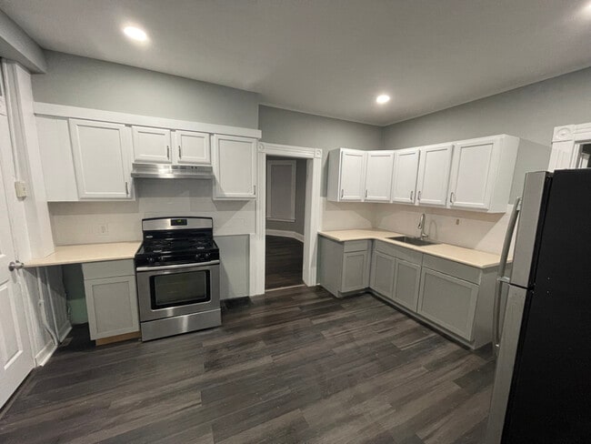 Photo - 595 William St