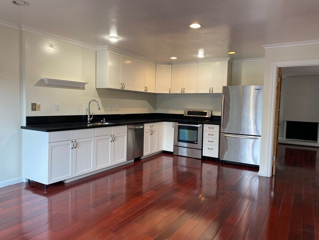 Photo - 3423 Catalina Ave