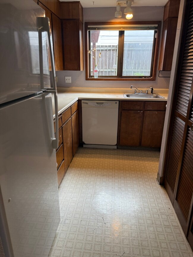 Building Photo - 1718 NE 26th Ave Unit 1718