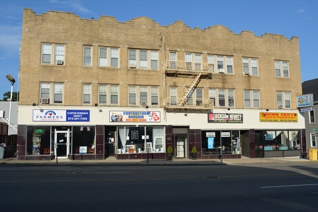 Building Exterior - 382 Bloomfield Ave