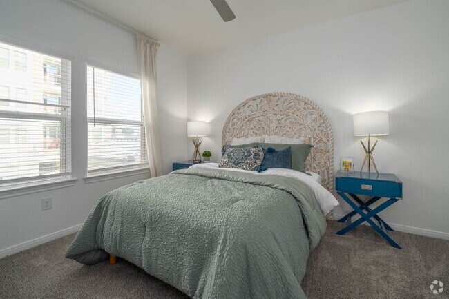 2BR, 2BA - 1.029SF - Caroline Lofts