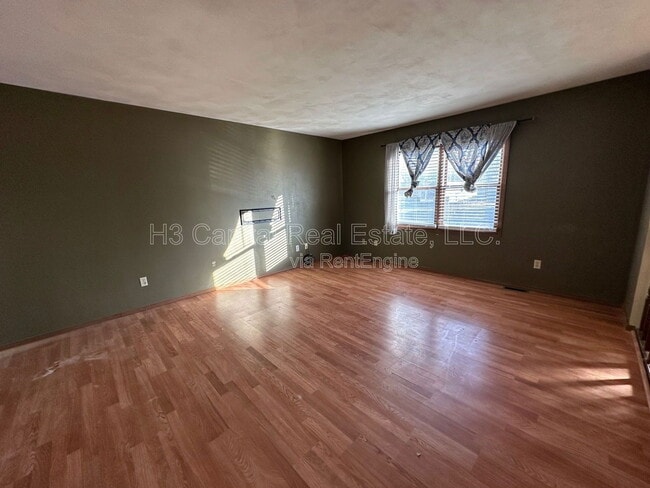 Photo - 520 Whip Poor Will