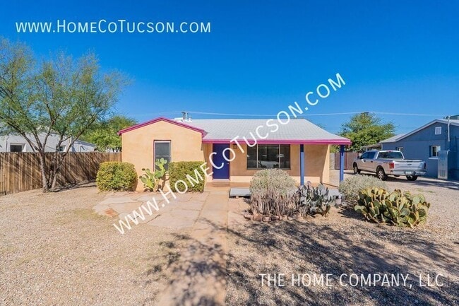 Photo - 3949 E 2nd St