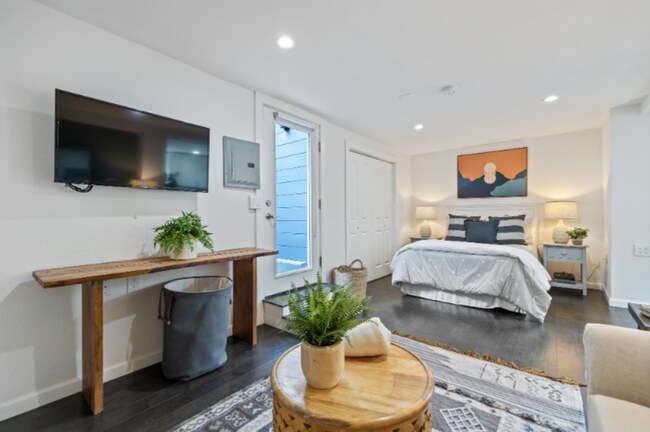 Photo - Private Gated Studio with Garden Access | ...