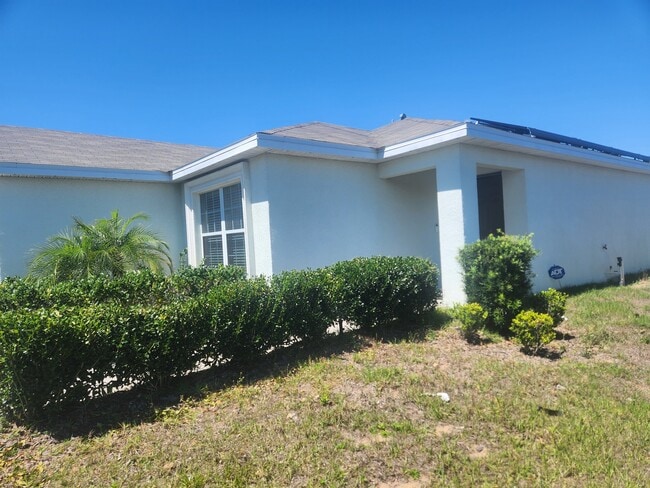 Photo - 750 Greenshank Dr