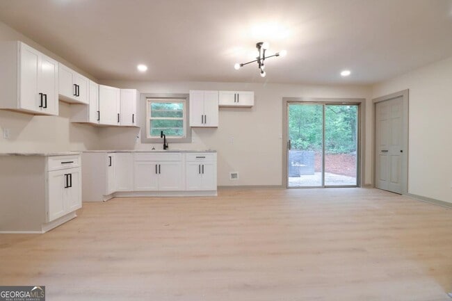 Photo - 4396 Greenleaf Cir SW