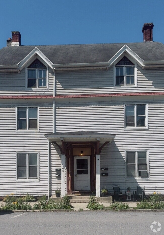 Building Photo - 149 N 2nd St Unit Apt B
