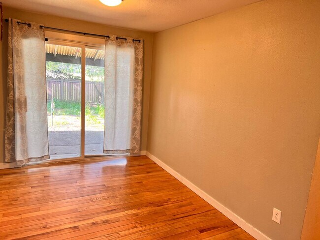 Photo - 9th Ct Duplex - AL-2402 Unidad 2402