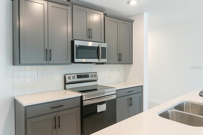 Photo - 274 Thompson Rd