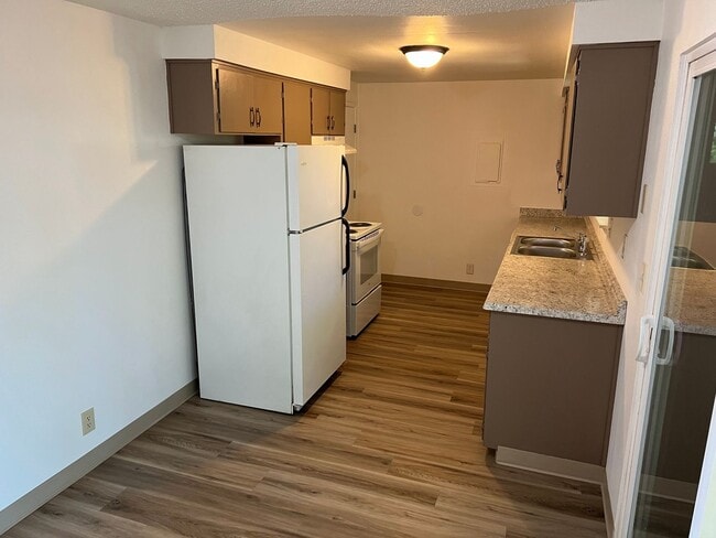 Photo - 2 Bedroom 1 Bathroom Duplex in Springfield Unit 430 S 51st Pl