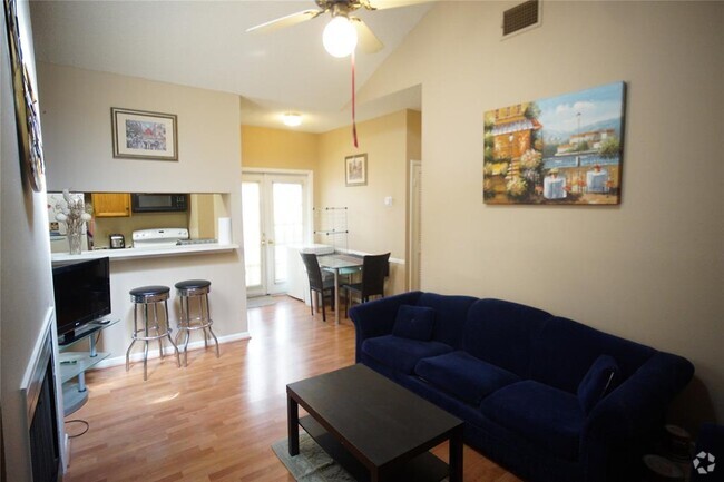 Building Photo - 715 W 22nd 1/2 St Unit 302 Rental