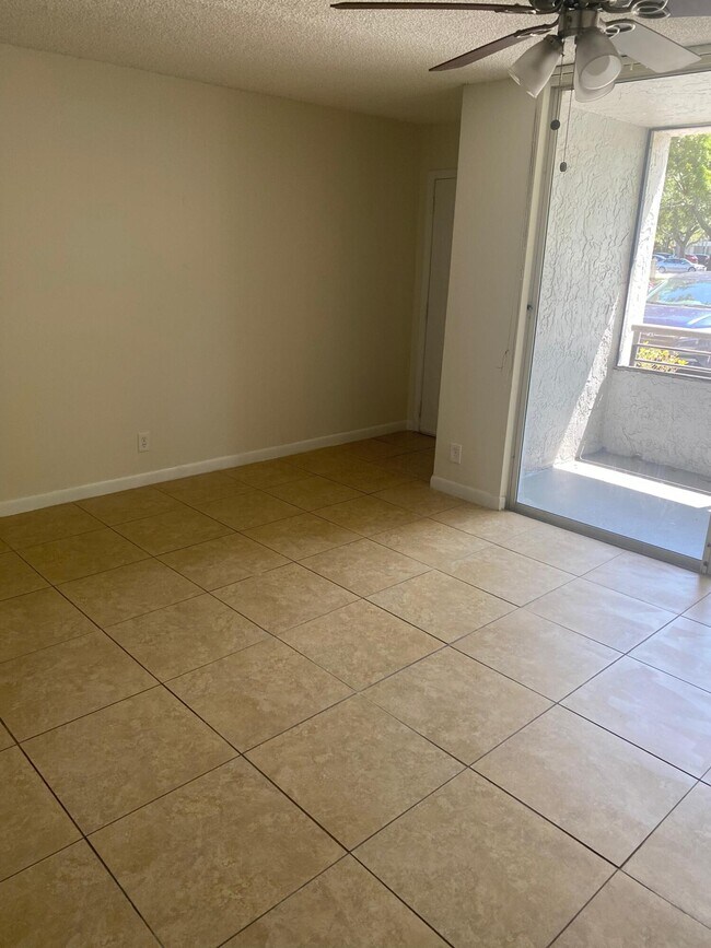 Photo - 601 Lyons Rd Unidad 7105