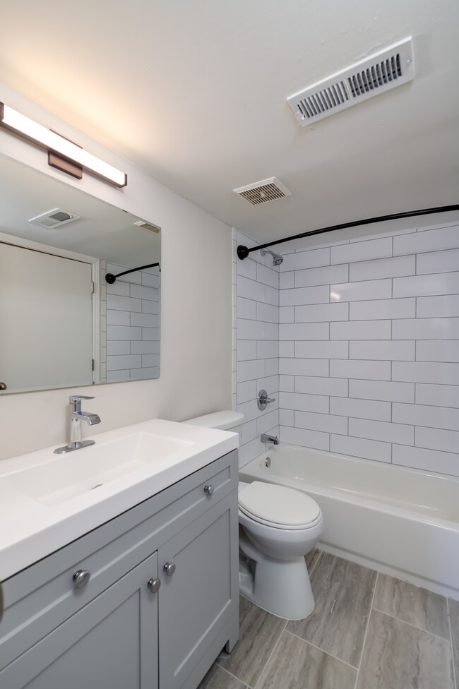 Photo - THE OAKS AT SOUTH COUNTY