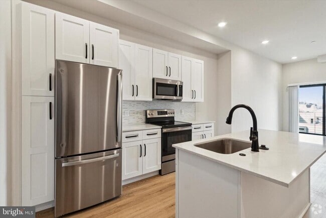 Building Photo - 2157 E Lehigh Ave Unit 502 Rental