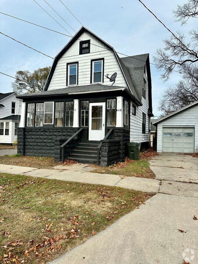 Building Photo - Three Bedroom Home in Muskegon