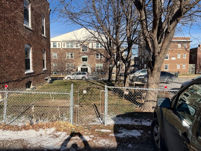 side yard - 1959 Jones St Unit 1959