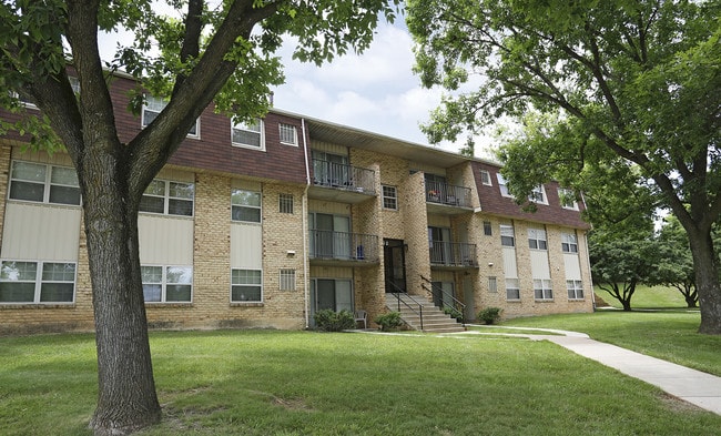 Village of Pine Run Apartments & Townhomes* - Village of Pine Run Apartments & Townhomes*