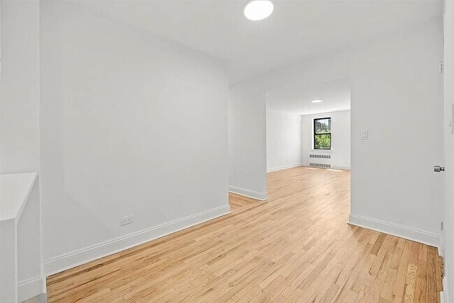 Photo - 3260 Netherland Ave