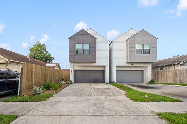Photo - 6915 Sherman St