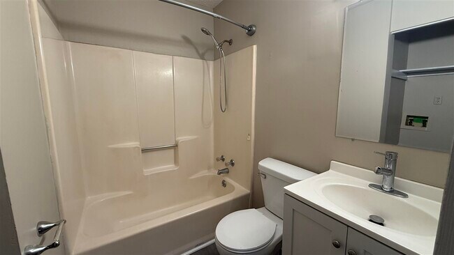 1772 Patrick Way Unidad C