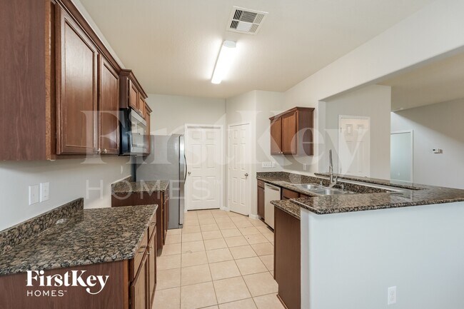 Photo - 2027 Golden Topaz Dr