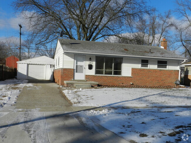 Building Photo - 980 Nash Ave Rental